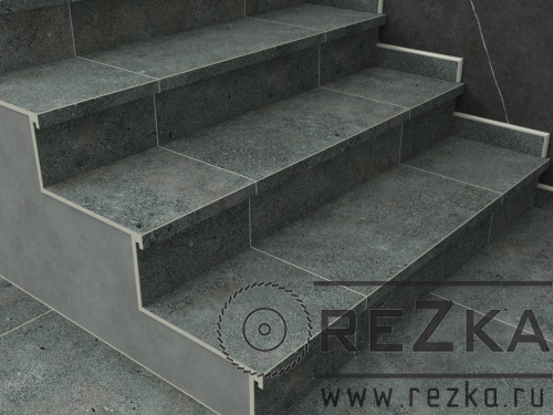 Ступень из керамогранита Иремель Черный 600х320 мм (60х32 см)